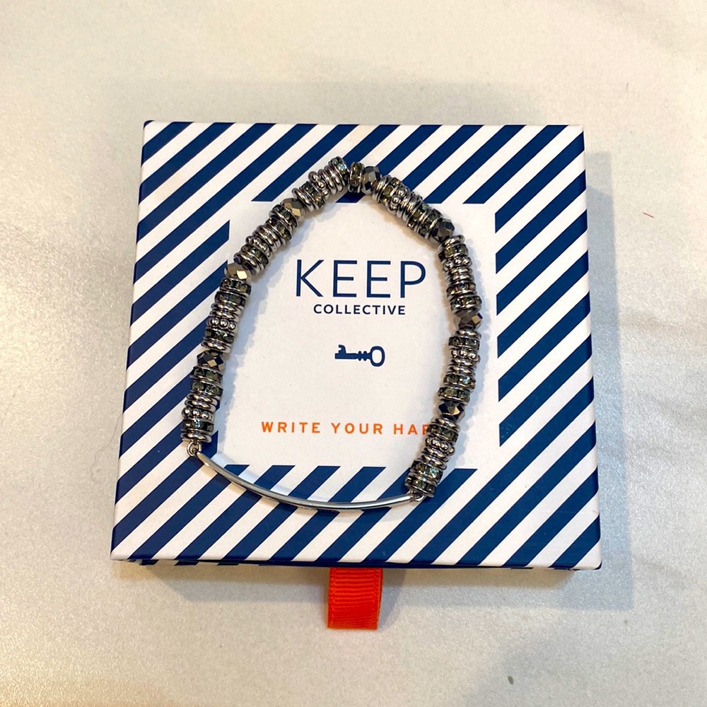 Keep Collective: Personalized puppy paw bracelet (Chester)